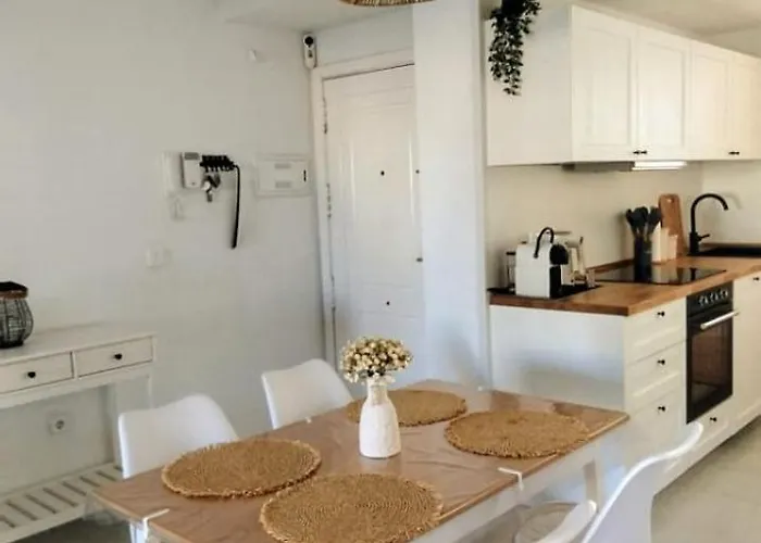 - Bahia De Apartman *